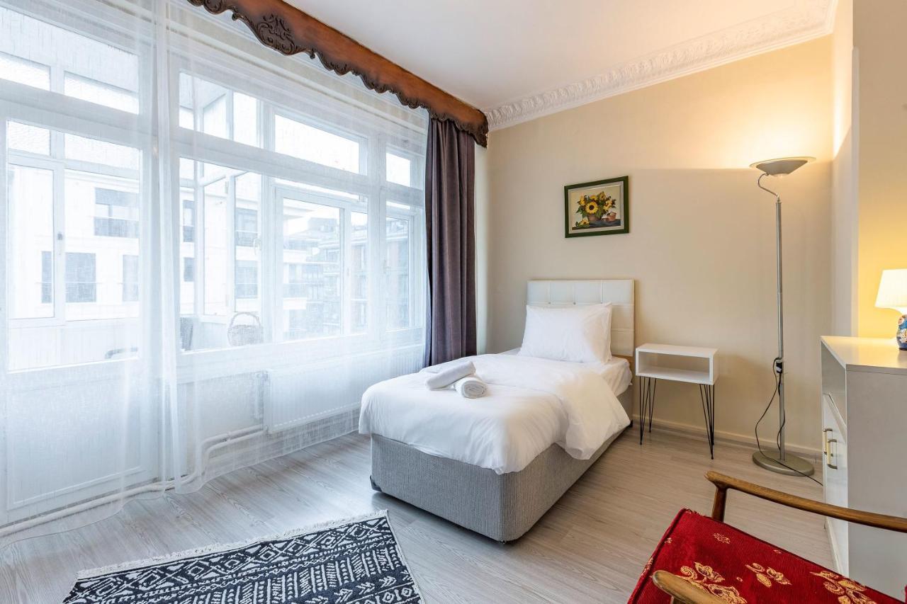 Charming Apartment Surrounded By Vibrant Attractions In Kadikoy Istambul Exterior foto