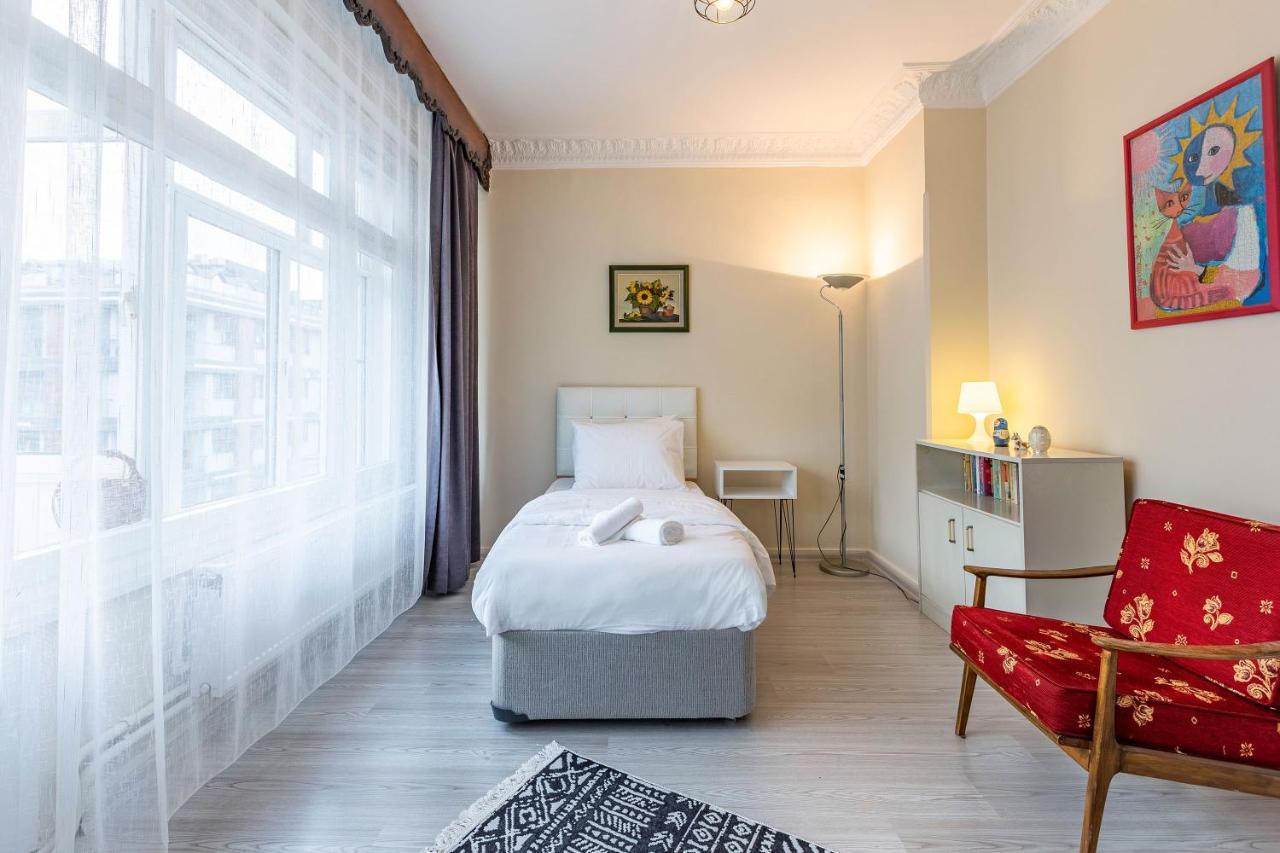 Charming Apartment Surrounded By Vibrant Attractions In Kadikoy Istambul Exterior foto